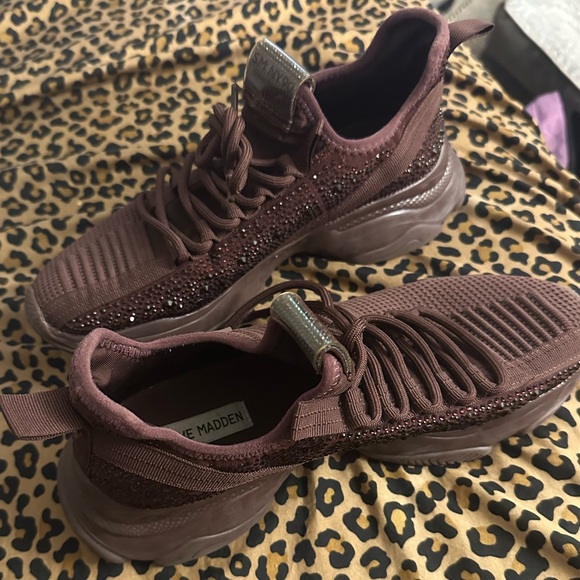 Steve Madden Sneakers - Picture 2 of 3